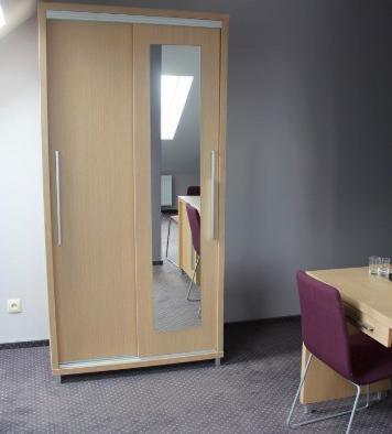 Hotel Pod Zlota Korona オポーレ 部屋 写真